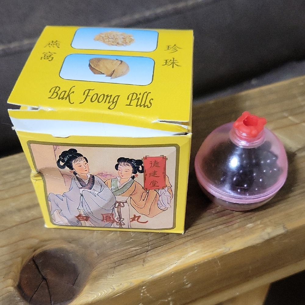 Bak Foong in Pink Capsule